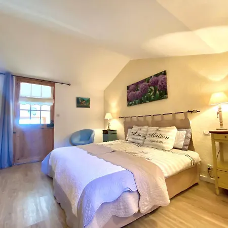 De La Soie Bed and breakfast Violès